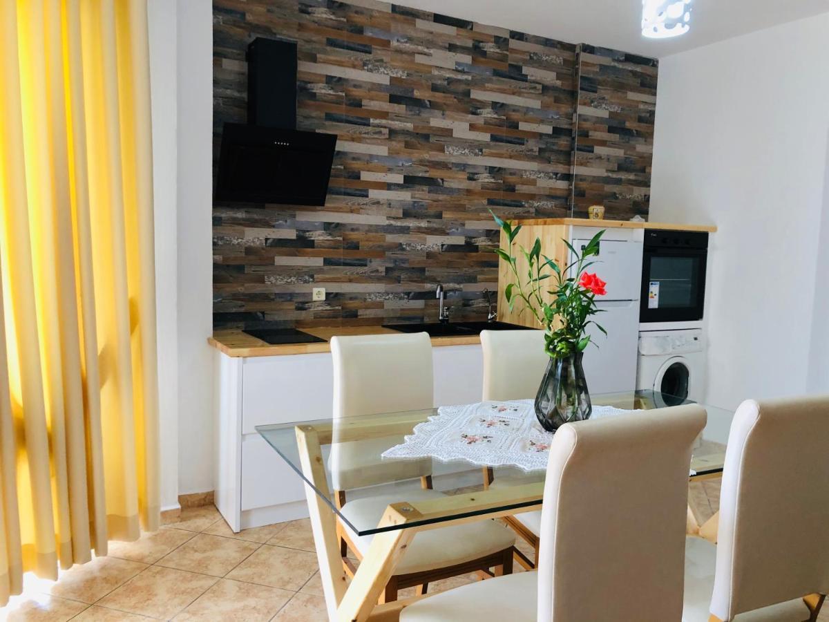 Flora Apartments Sarandë Eksteriør billede